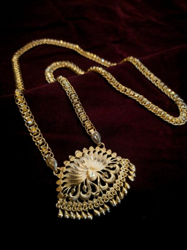 1Gram forming Doller chains